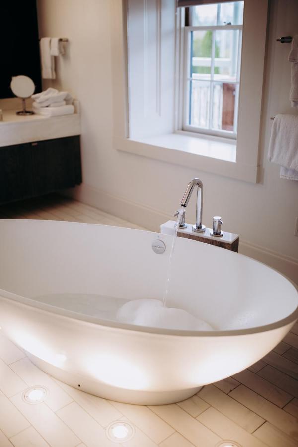 Stone House Inn Little Compton Екстер'єр фото